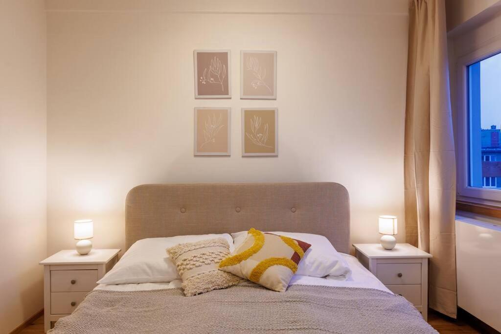 1 Bedroom Apartment With Terrace And Free Parking Near Metro Prag Exteriör bild
